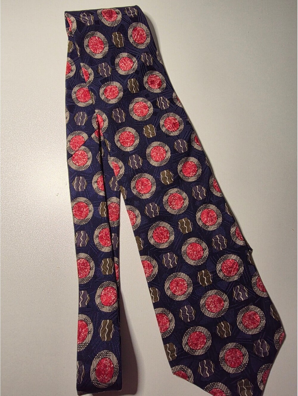 Nylos George Machado 100% Silk Men’s Tie Geometric Abstract Vintage Style.